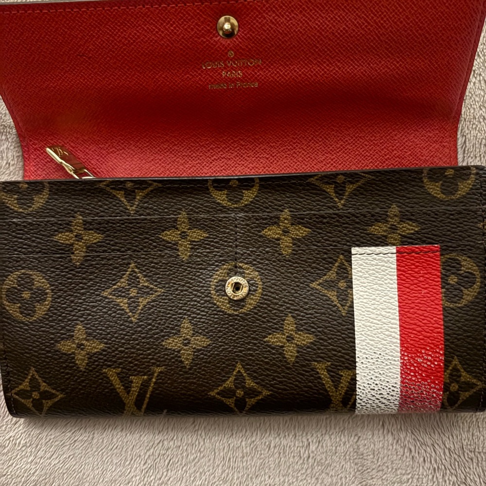 LV Bellboy Wallet - Picture 7 of 9